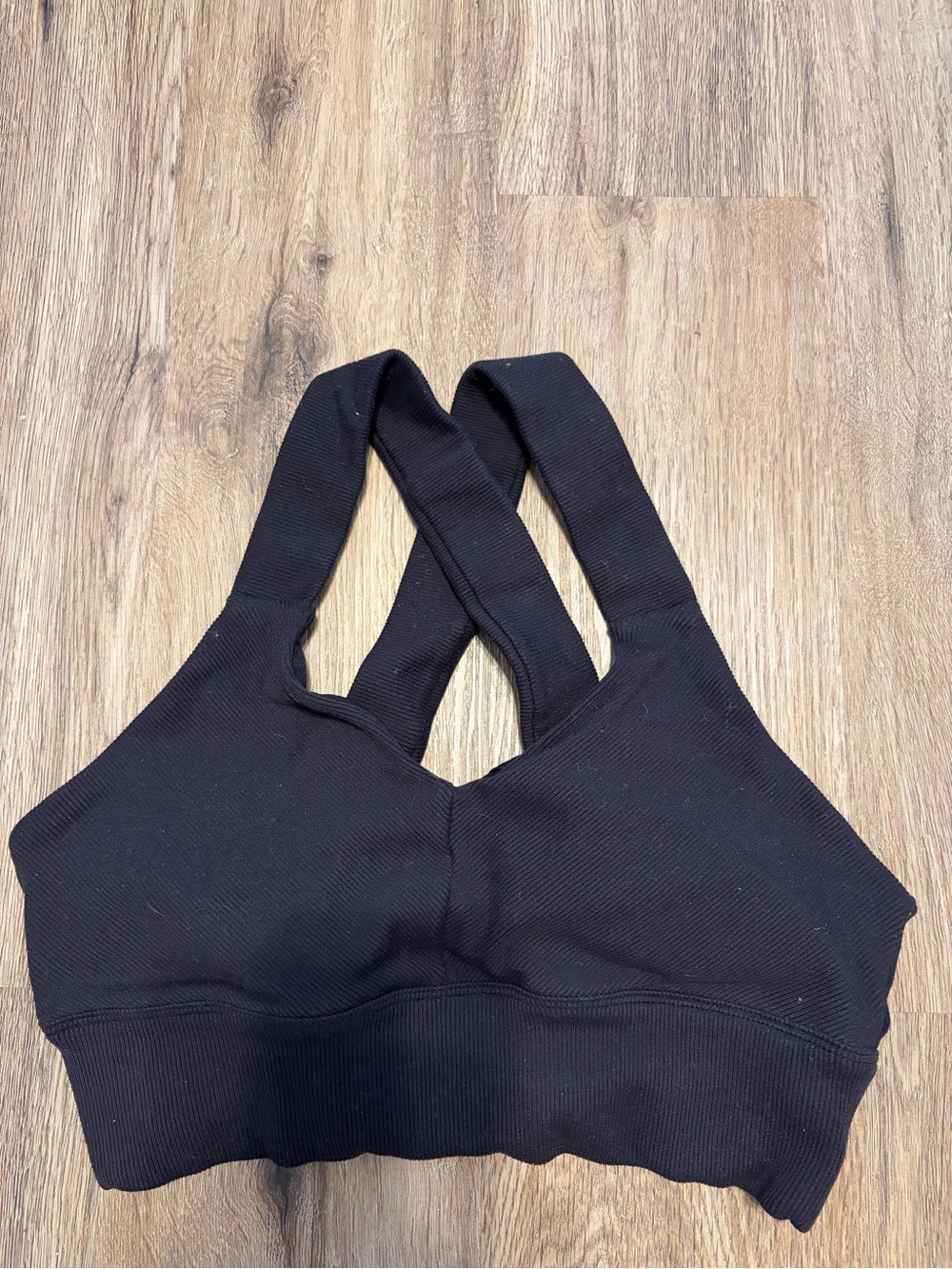 Women’s ALO Yoga Black Ribbed Cross-Back Sports Bra w/ removable pads